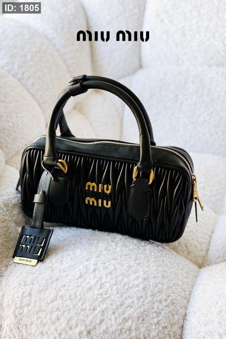 شنطة - Miu Miu / الترند - اسود مع جلد داخلي <br> <span class='text-color-warm'>نفدت الكمية</span>